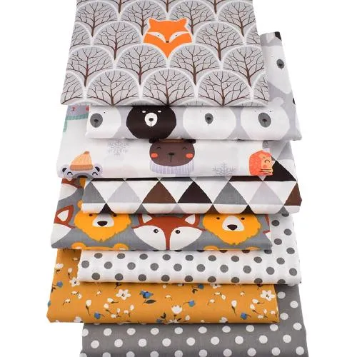 Lot de 8 Tissus Thème " Animaux "